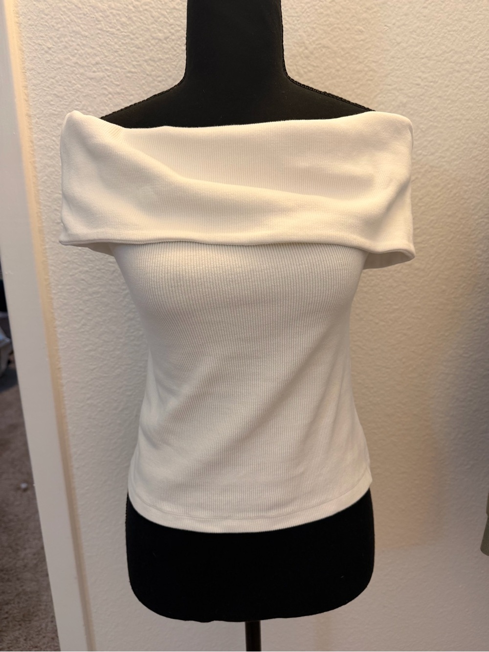 Banana Republic White Off-Shoulder Ribbed Camisole